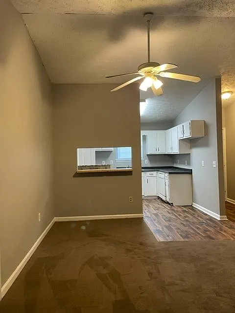 5 bed, 1200 sqft, $1,950 — Photo 2