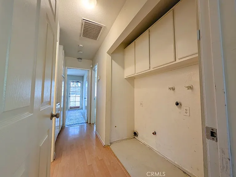 1965 Coulston St #10 — Photo 37