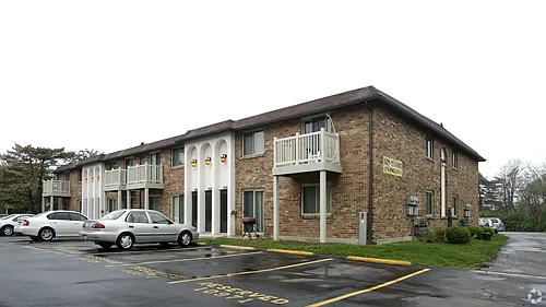 LAVINIA GARDENS APARTMENTS Photo 1