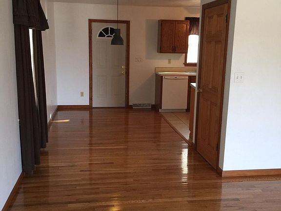 5th image of 159 Susan Dr