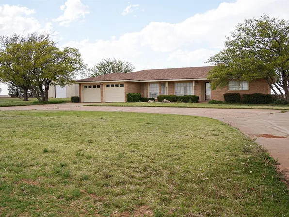 3058 Houston St, Levelland, TX 79336