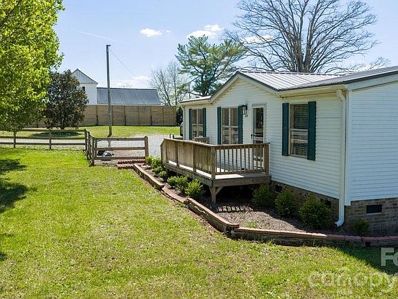 2nd image of 889 Tabor Rd