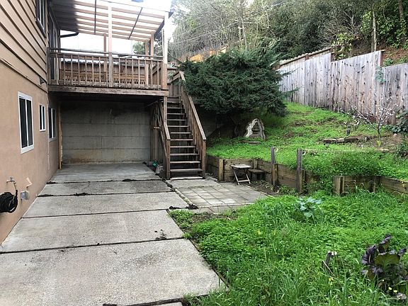 5th image of 221 Tulare Dr