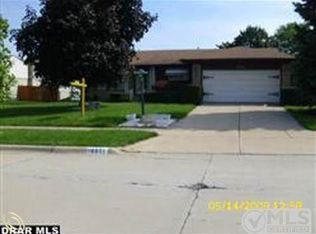 16851 Melba Jean St, Southgate, MI