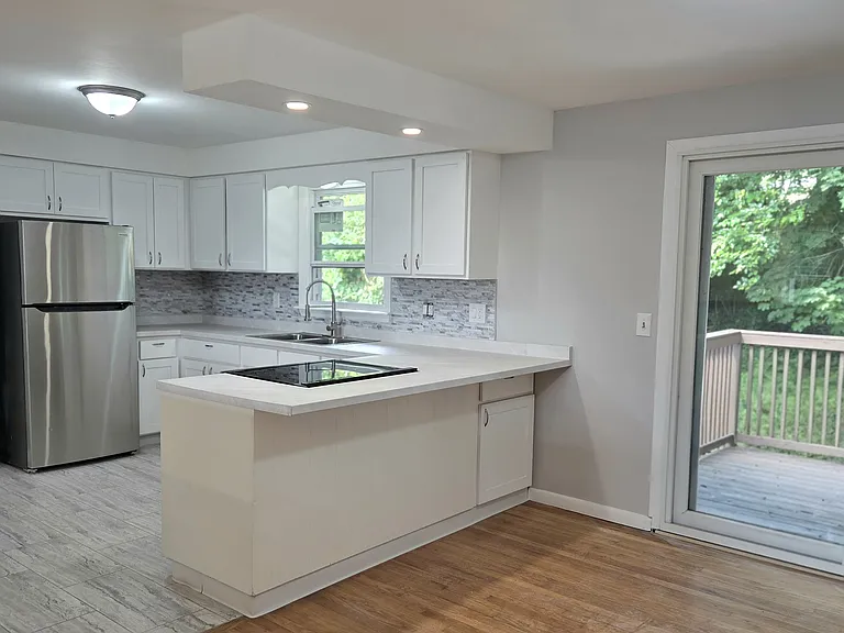 53 High Meadow Ln — Photo 5