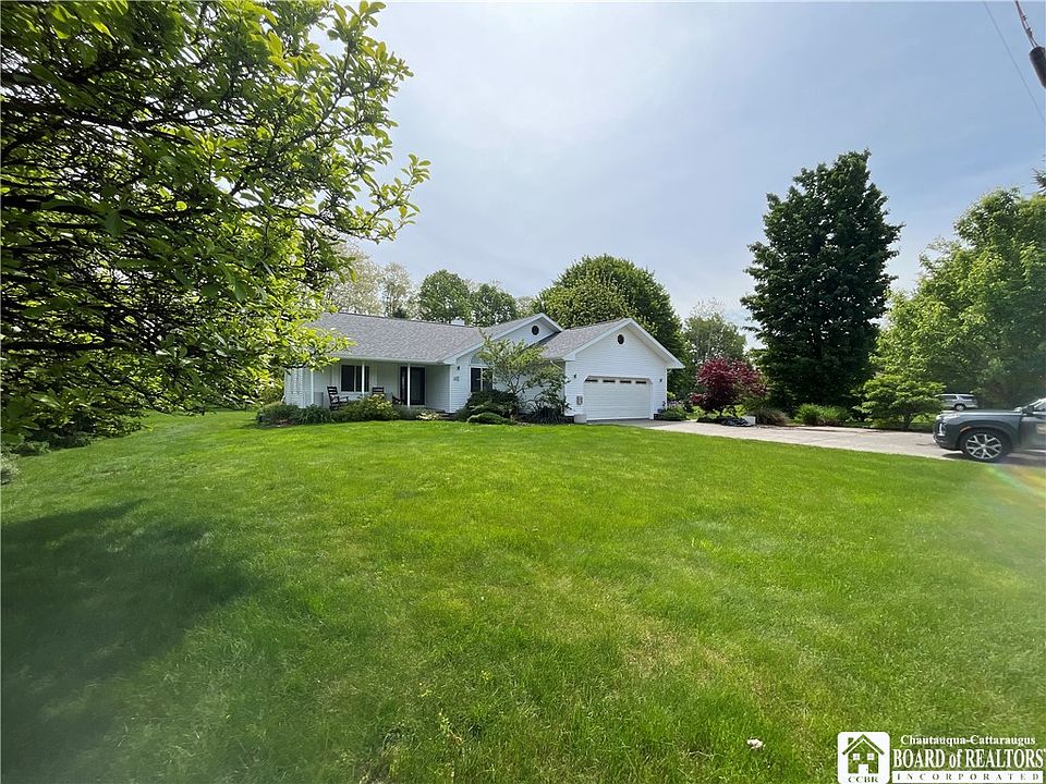 1st image of 21 Villa Dr