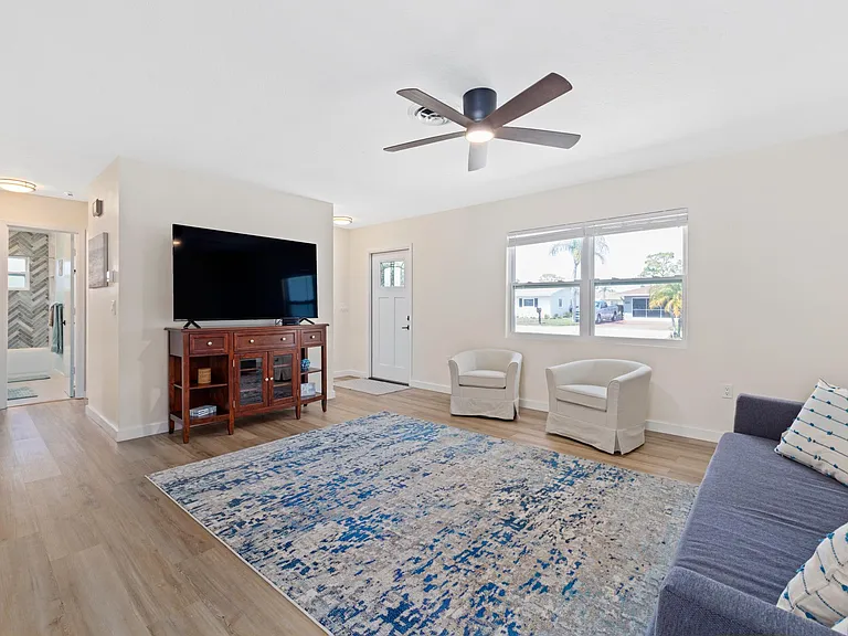 155 Englewood Heights Rd — Photo 2