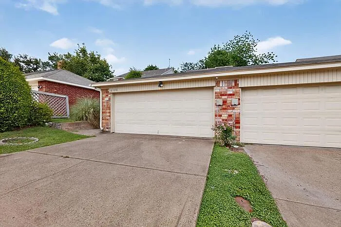 6120 Cypress Point Dr — Photo 1
