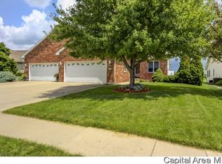 7102 Piper Glen Dr, Springfield, IL 62711