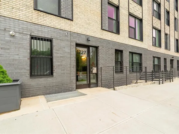 1731 Lacombe Avenue image 3 of 28