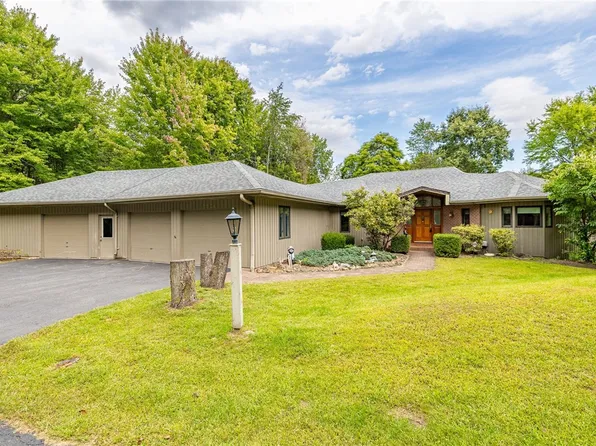 7736 Highgrove Path, Victor, NY 14564