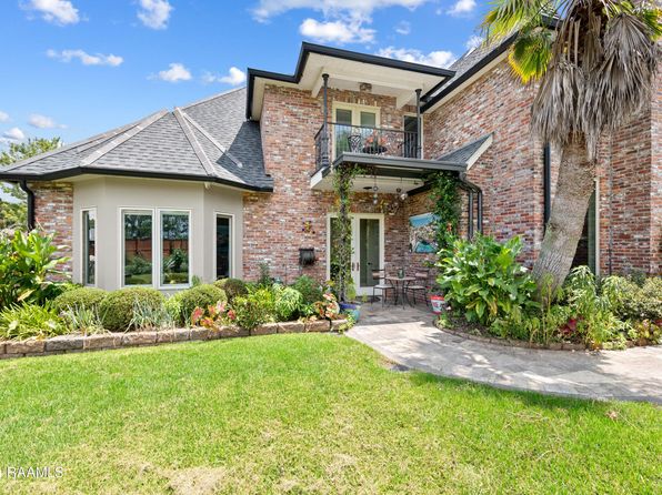 229 Laken Ln, Lafayette, LA 70508