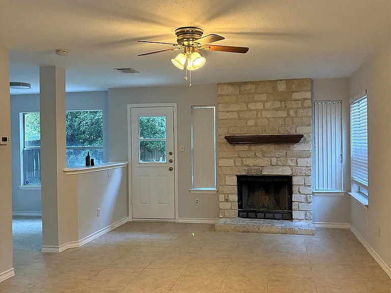 13305 Black Canyon Dr — Photo 3