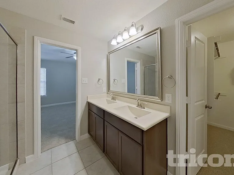 1214 Crescent View Dr — Photo 8