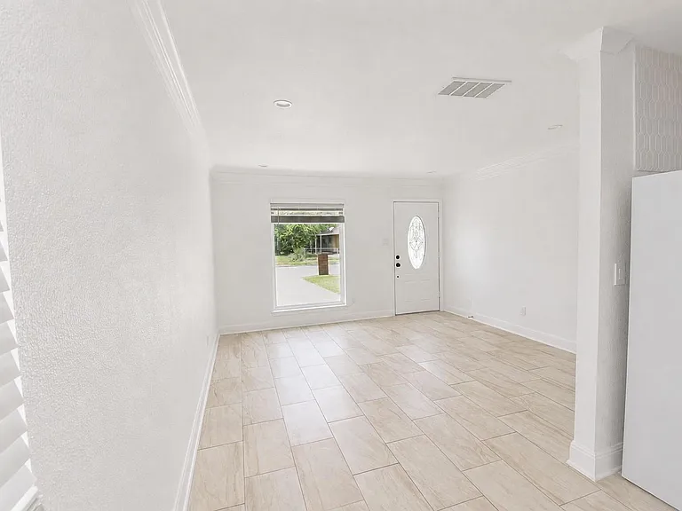 6027 Bluebell Cir — Photo 4