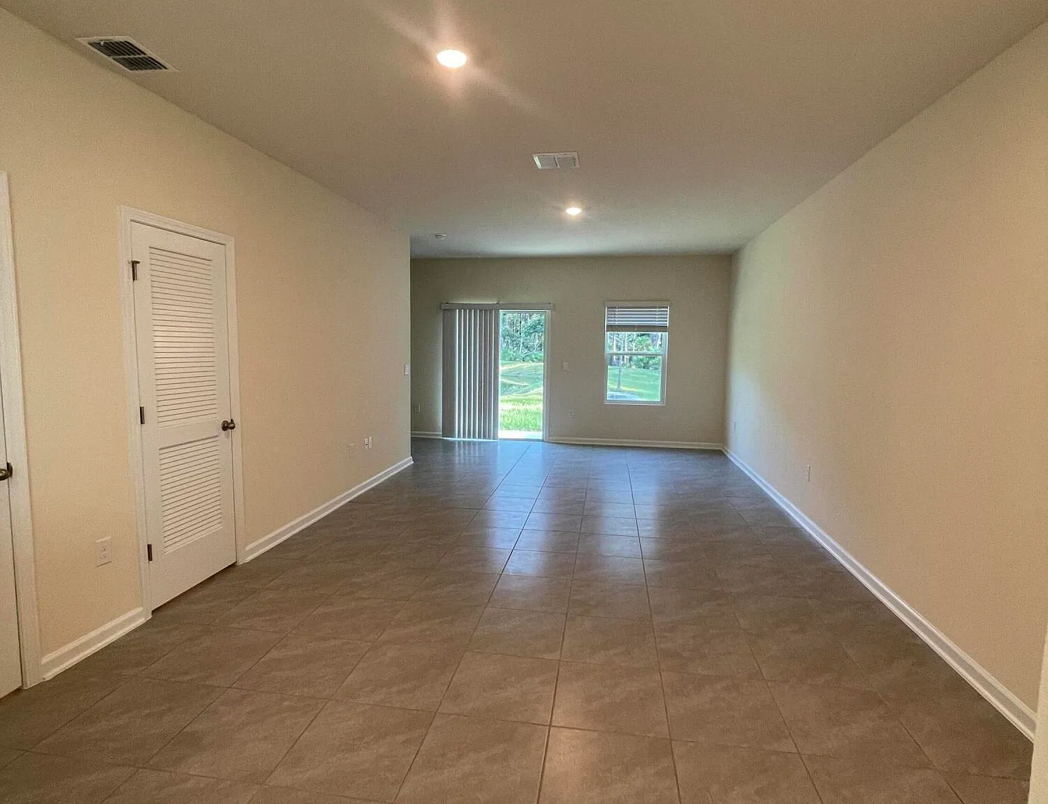 3 bed, 2.5 bath, 1502 sqft, $2,000 — Photo 2