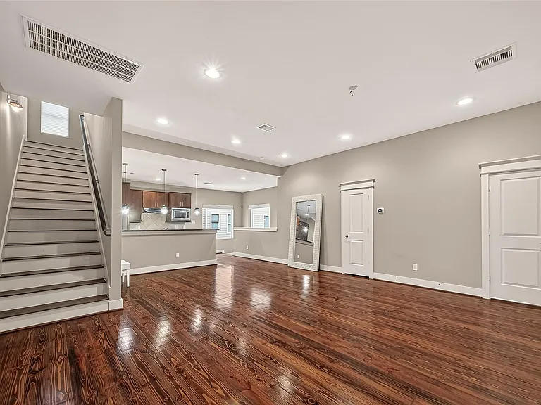 1510 Crockett St #B — Photo 8
