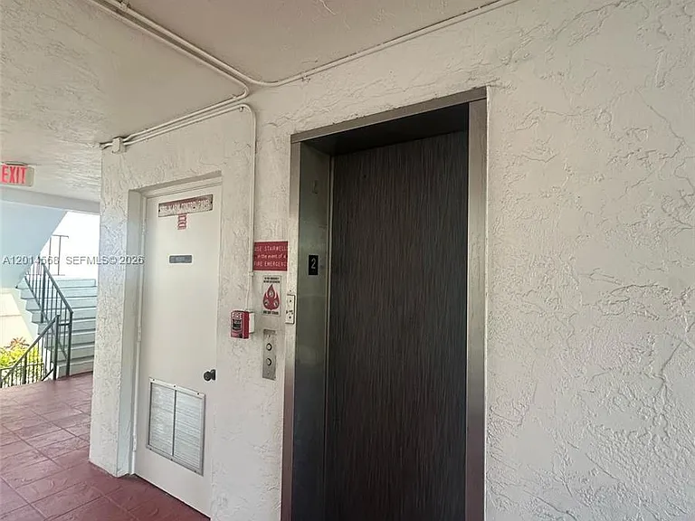 3910 Crystal Lake Dr #201 — Photo 16