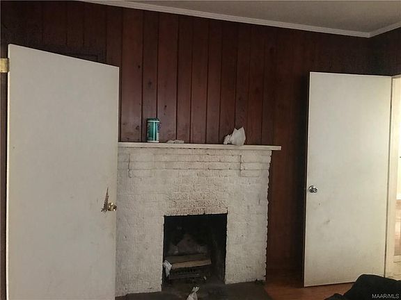 4th image of 2057 Speigle St