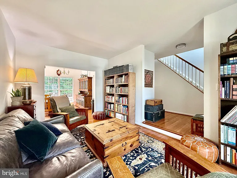 8 Woodmont Ct — Photo 4
