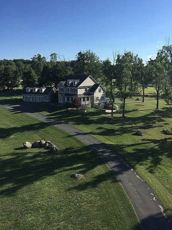 18521 Blue Ridge Mountain Rd photo 1