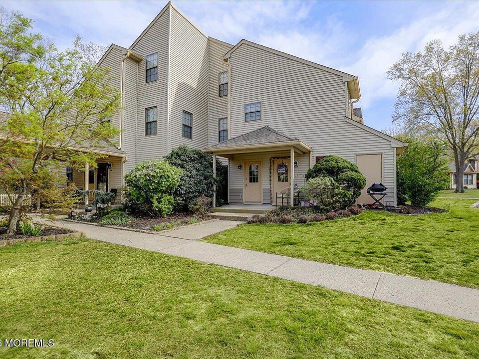 1st image of 306 Larkspur Ln