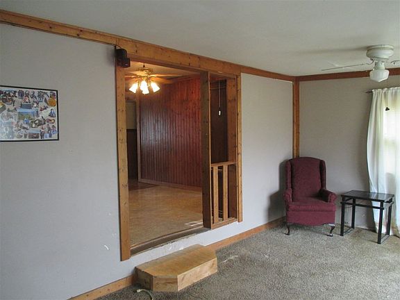 4th image of 421 Redwood Dr