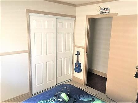 3rd image of 4816 Lincoln Ave