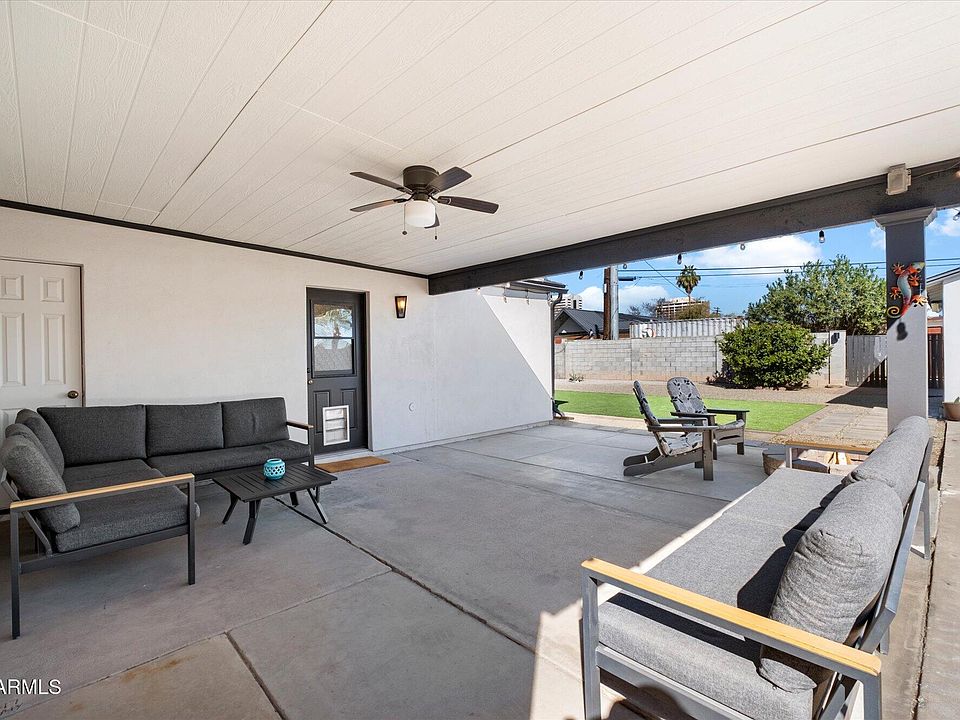 2nd image of 322 E MITCHELL Drive