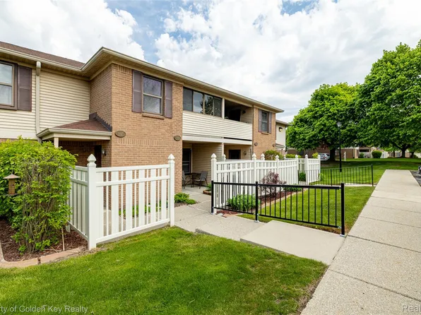 19625 Northridge Dr #57, Northville, MI 48167