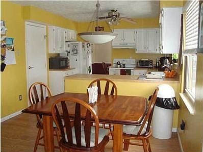 4th image of 4107 Red Coat Ln