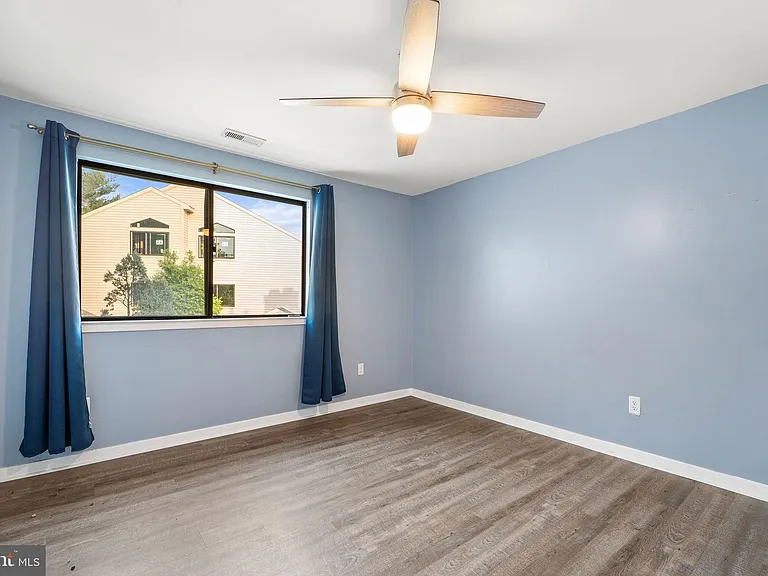 1512 Roberts Way — Photo 13