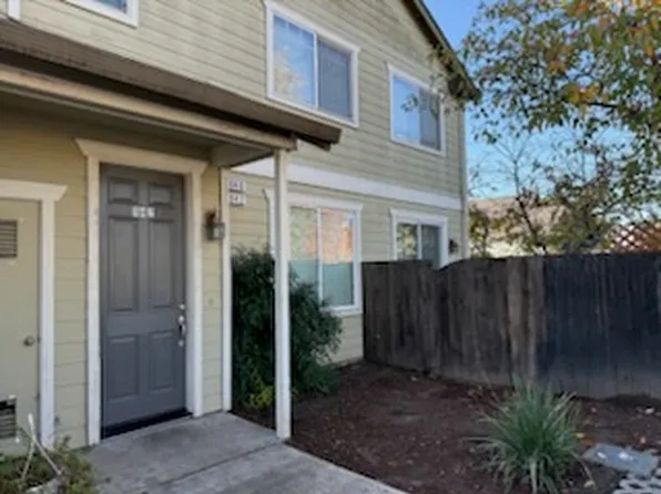 842 Hearn Ave, Santa Rosa, CA 95407