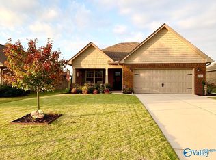 226 Olde Dogwood Trl, Decatur, AL 35603