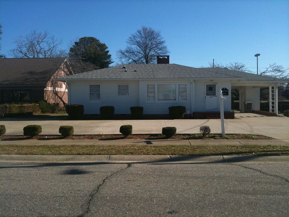 2nd image of 519 Beaumont Rd