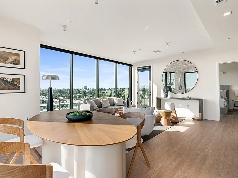 Venue Residences — Photo 134