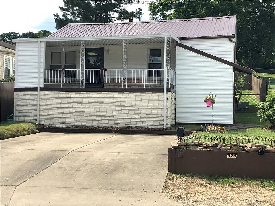 1st image of 975 Lincoln Dr