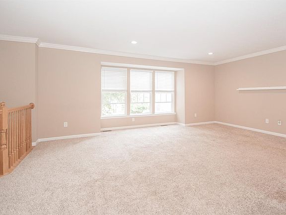 3rd image of 693 Terrace Hill Trl