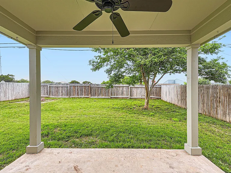 1803 Lloydminister Way — Photo 22