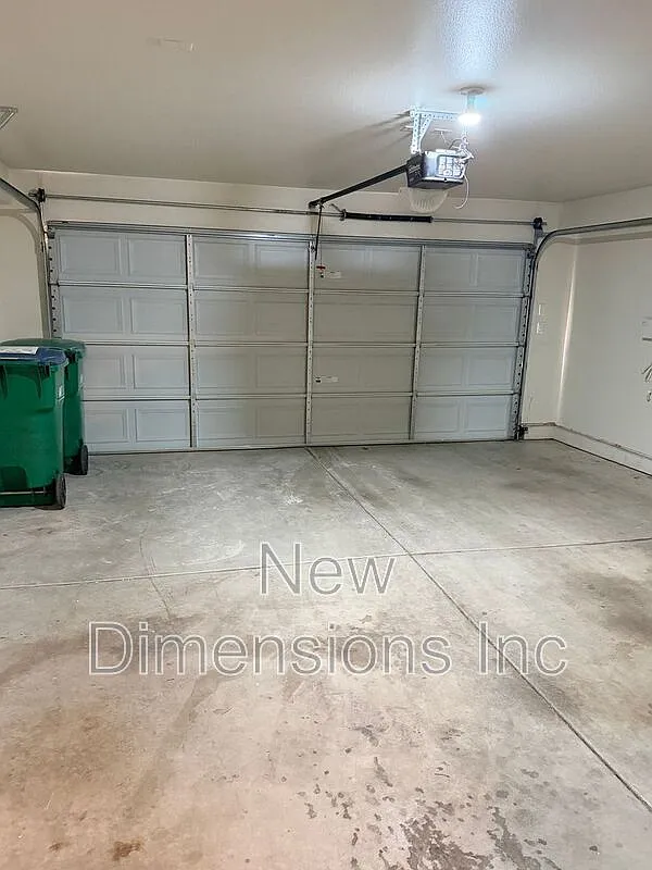 3 bed, 3.0 bath, 1704 sqft, $2,795 — Photo 3