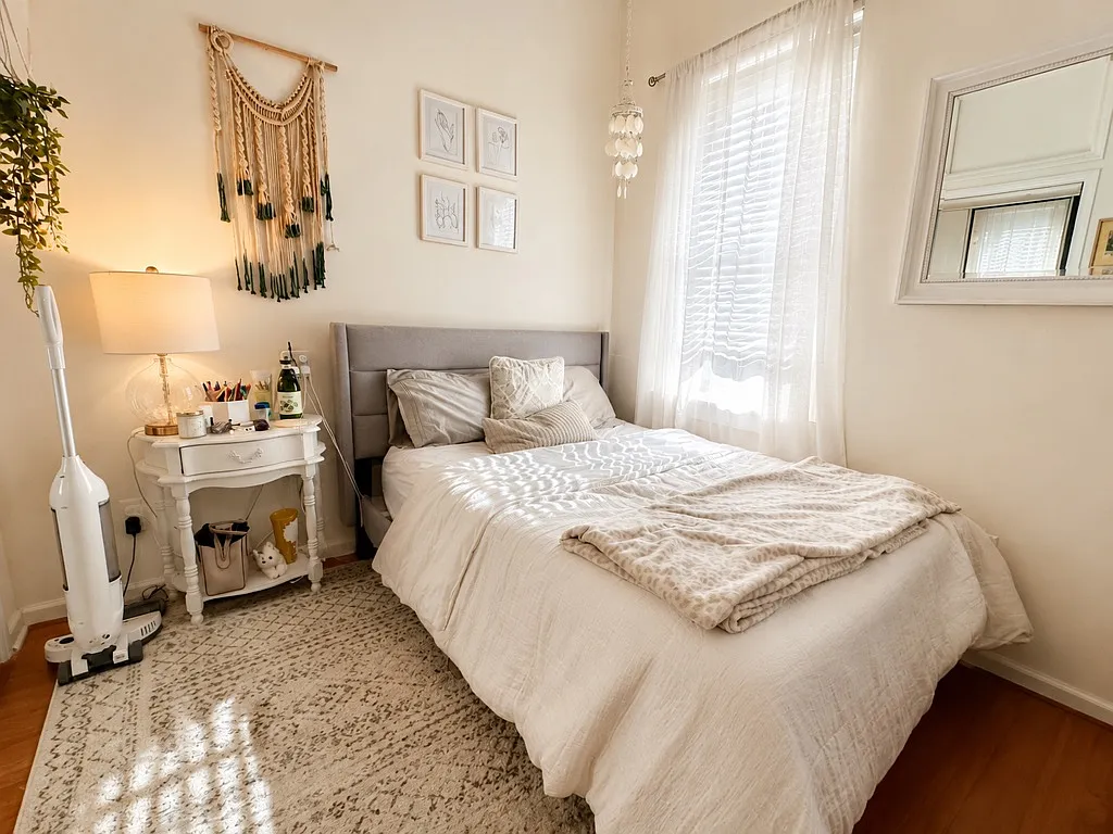 Studio, $2,600 — Photo 4