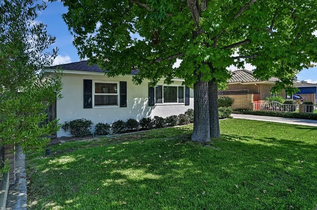4 bed, 1589 sqft, $5,100 — Photo 3