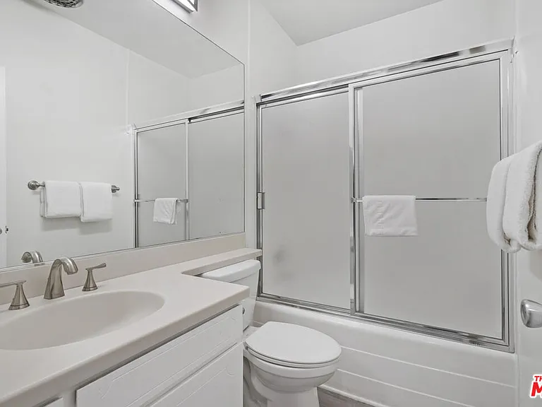 18103 Coastline Dr #7 — Photo 20