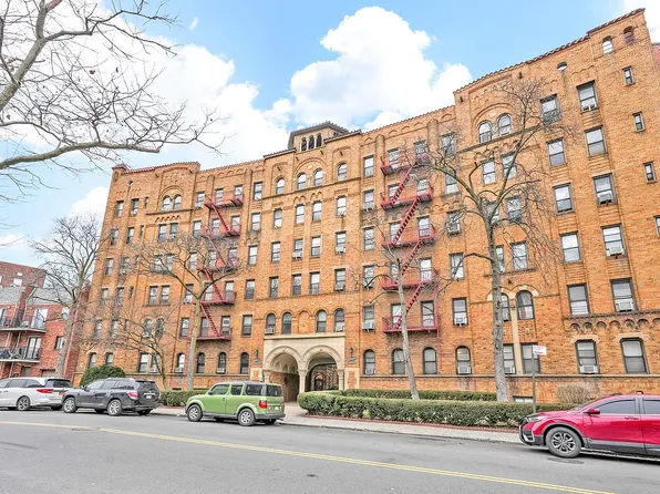 83-44 Lefferts Blvd #6D, Kew Gardens, NY 11415