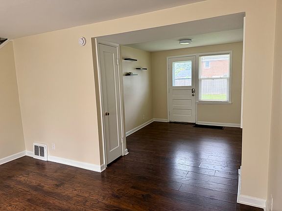 5th image of 2097 Colvin Blvd