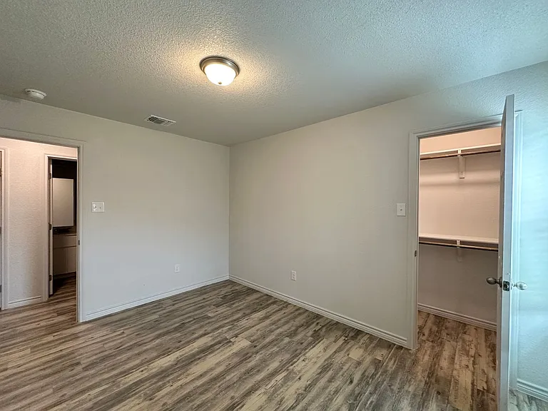 1801 Clovis Dr — Photo 17