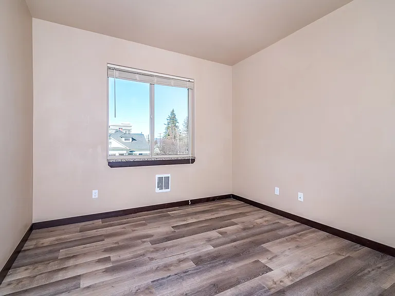 212 E 5th Ave #1 — Photo 8