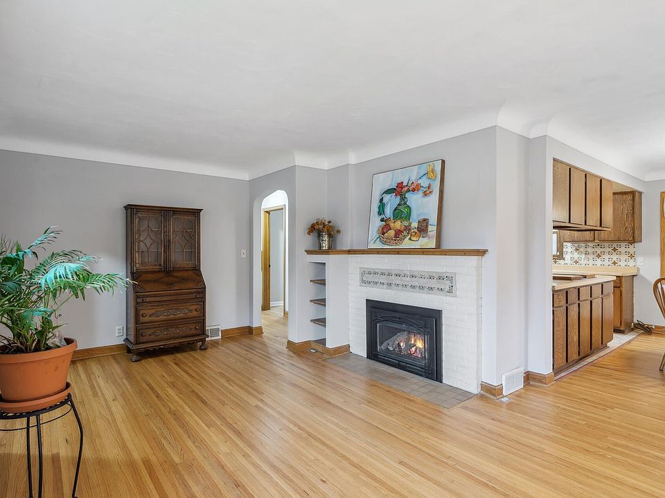 1st image of 1154 Eldridge Ave W