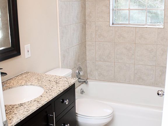 4th image of 606 Evergreen Dr