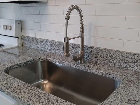 4th image of 1107 Blendon Pl